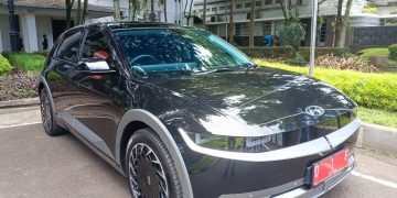 Mobil dinas listrik Wali Kota Bandung (bandung.go.id)