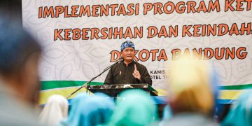 sekda kota bandung ema sumarna