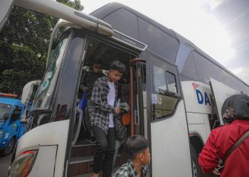 arus mudik pemudik terminal