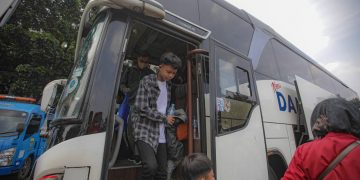 arus mudik pemudik terminal