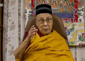 dalai lama peci hitam