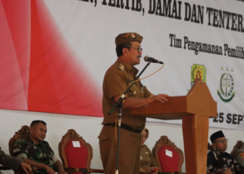 Bupati Cirebon Imron Rosyadi