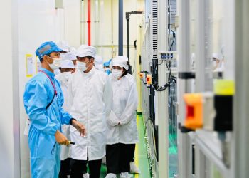 Kunjungan Presiden Jokowi ke PT Hyundai LG Industry (HLI) Green Power di Kabupaten Karawang, Provinsi Jawa Barat, pada Kamis (14/09/2023). (Setkab)