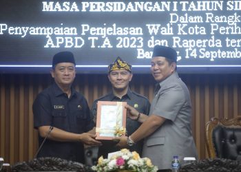 rapat paripurna dprd kota bandung