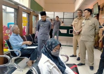 Bupati Bandung Dadang Supriatna sidak kantor Bapenda (Pemkab Bandung)