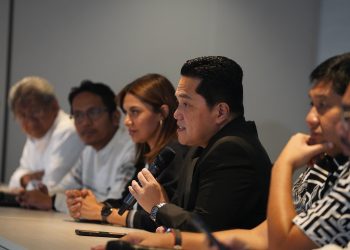 Ketua Umum PSSI Erick Thohir beserta Satgas Anti Mafia (pssi.org)