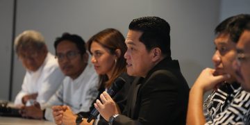 Ketua Umum PSSI Erick Thohir beserta Satgas Anti Mafia (pssi.org)