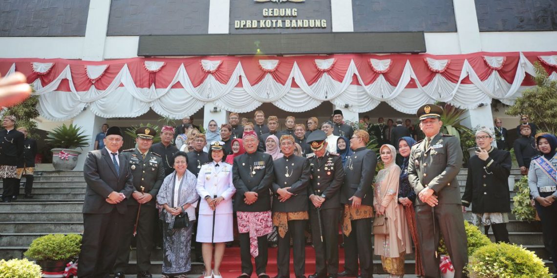 Foto bersama (bandung.go.id)