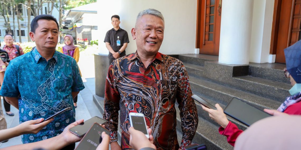 walikota dan sekda tentang sampah kota bandung