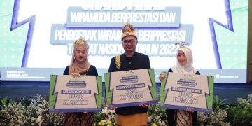 Zainal Abidin meraih juara satu pada kategori penggerak wiramuda tingkat nasional 2023. Pria asal Aceh itu menyampaikan apresiasi dan terima kasih atas inisiasi yang telah mendukung pengembangan wiramuda di Tanah Air. (foto:raiky/kemenpora.go.id)