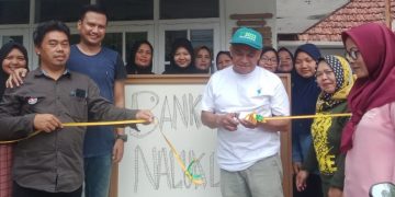Peresmian Bank Sampah Naluk di Sumedang