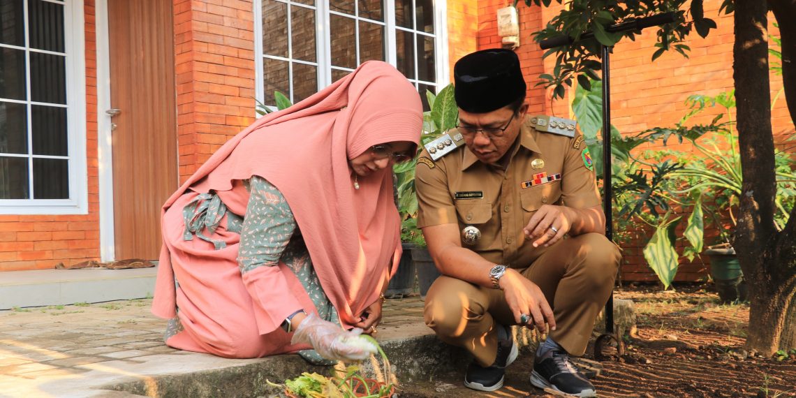 Bupati Bandung Dadang Supriatna Lubang Cerdas Organik