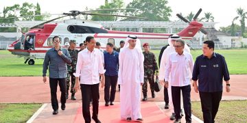 Presiden Jokowi tiba di Helipad Stadion Purnawarman, Kabupaten Purwakarta, Jawa Barat, Kamis (09/11/2023). (Foto: BPMI Setpres/Muchlis Jr)