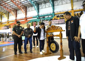 Bupati buka kejuaraan Tarung Derajat