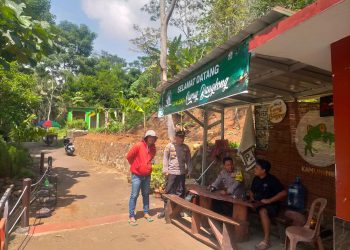 Gerbang obyek wisata Curug Bangkong Kuningan