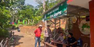 Gerbang obyek wisata Curug Bangkong Kuningan