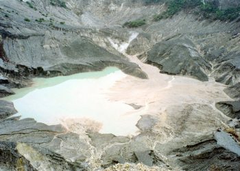 Kawah Gunung Tangkuban Parahu