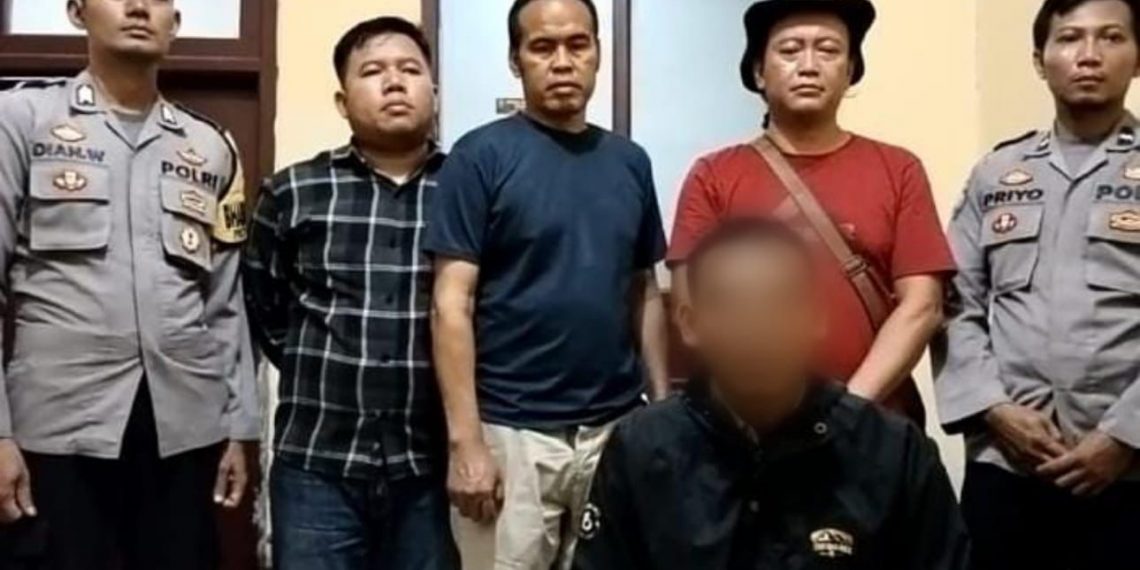 Pelaku diamankan polisi (FOTO: Istimewa)