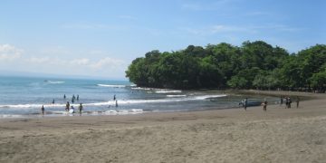 Pantai Batukaras