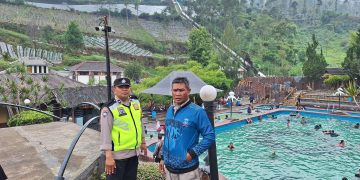 Polisi berjaga di obyek wisata Darajat Garut