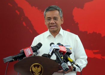 Wamenkeu Suahasil Nazara memberikan keterangan pers, di Komplek Istana Kepresidenan, Jakarta, Senin (11/12/2023). (Foto: Humas Setkab/Rahmat)Read more: https://setkab.go.id/presiden-jokowi-minta-realisasi-apbn-2024-sejak-awal-tahun/