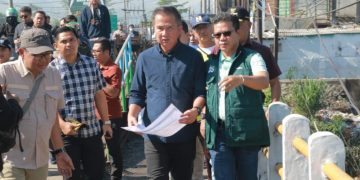 Meninjau jembatan Citarum Dayeuhkolot