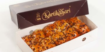 camilan khas bandung Bolen pisang Kartika Sari