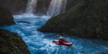 Olahraga outdoor kayaking