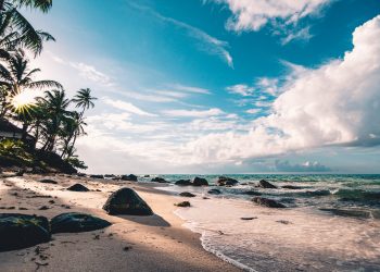 Liburan ke pantai tersembunyi