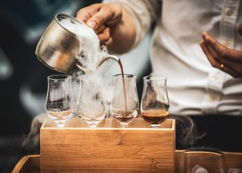 Minuman hangat kopi barista