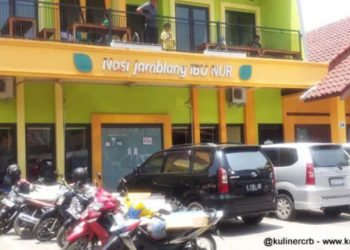 Nasi jamblang Ibu Nur