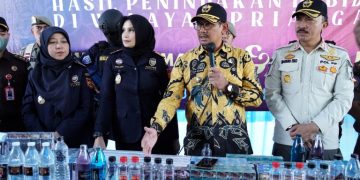 Pemusnahan miras dan rokok ilegal