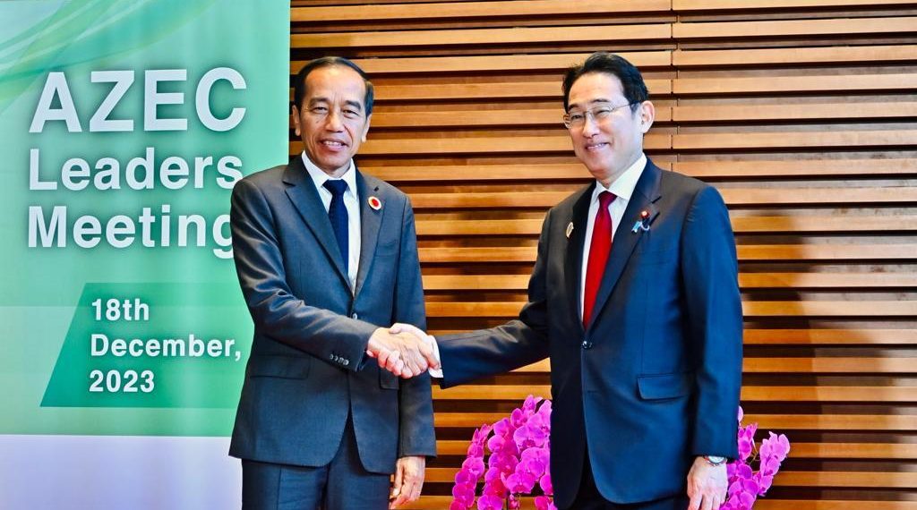 Presiden Jokowi menghadiri KTT AZEC di Kantor PM Jepang, Senin (18/12/2023). (Foto: BPMI Setpres/Laily Rachev) Read more: https://setkab.go.id/hari-ketiga-di-tokyo-presiden-jokowi-hadiri-ktt-azec/
