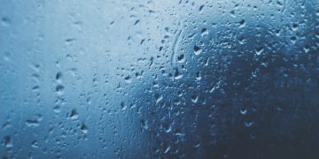 Hujan deras sebabkan banjir dan korban karawang