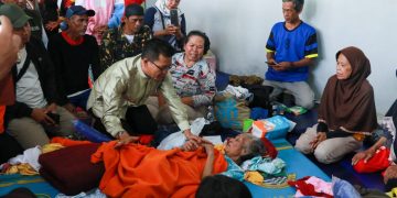 Bupati Bandung Dadang Supriatna tetapkan status darurat banjir melalui Surat Keputusan tentang Penetapan Starus Tanggap Darurat Bencana Banjir, Longsor, dan Angin Kencang di Wilayah Kabupaten Bandung.