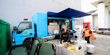 Dapur umum untuk warga Braga yang terkena dampak banjir didirikan Tim Taruna Siaga Bencana (Tagana) Kota Bandung. Dapur umum untuk warga Braga itu didirikan pada Kamis 11 Januari 2024.