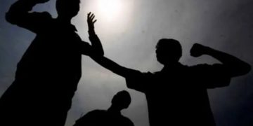 Ilustrasi Tawuran Bentrokan Ormas di Karawang.(Foto: Istimewa) berkelahi tawuran