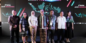 Kementerian Pariwisata dan Ekonomi Kreatif/Badan Pariwisata dan Ekonomi Kreatif (Kemenparekraf/Baparekraf) menjalin kerja sama dengan platform TikTok meluncurkan “Jalin Nusantara” dalam mendukung pengembangan Usaha Mikro, Kecil, dan Menengah (UMKM) serta ekonomi kreatif berbasis digital di tanah air.