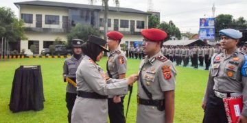Kompol Hario Prasetyo Seno resmi menjabat Kasatreskrim Polresta Cirebon, setelah dilantik Kapolresta Cirebon, Kombes Polisi Sumarni, di Mapolresta Cirebon, Sabtu (20/01/2024).(Foto: Humas Polresta Cirebon)