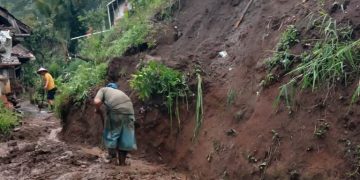 Bencana longsor di Garut