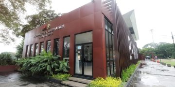 Microlibrary Alun-alun Bandung juga menjadi perpustakaan pertama di Indonesia yang mengusung Program Edukasi dan Literasi Antikorupsi (Pelita Aksi).