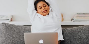 Olahraga ringan olahraga di tempat duduk