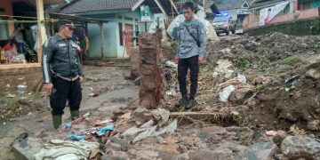 Banjir bandang di Kabupaten Bandung Selasa (9/1/2024) sekitar pukul 15.00 WIB.