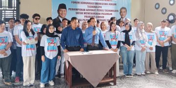 Deklarasi Forum Komunikasi Mahasiswa Hukum bersama Perhimpunan Advokat Peduli Tasikmalaya, Jawa Barat, mendukung pasangan Capres dan Cawapres, Prabowo-Gibran, di Tasikmalaya, Kamis (25/01/2024)