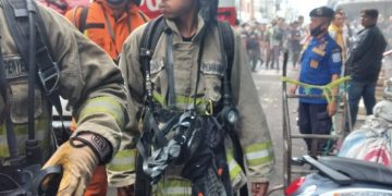 Kebakaran Pasar Baru Kota Bandung terjadi pada Kamis, 18 Januari 2024 pukul 13.40 WIB. Pasar Baru terletak di Jalan Oto Iskandar Dinata Nomor 152.