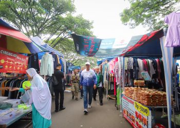 Saat memonitor kawasan Monju, Sekretaris Daerah Kota Bandung, Ema Sumarna memastikan adanya perbaikan dari aspek ketertiban. Hal tersebut meliputi penataan PKL dan kantong parkir yang kini lebih rapi.