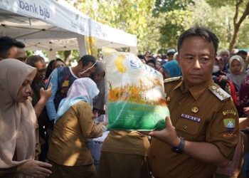 Pj. Bupati Sumedang Herman Suryatman akan berusaha menjaga kestabilan harga sampai dengan bulan puasa.