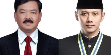 Presiden RI Joko Widodo (Jokowi) melantik dua orang Menteri Kabinet Indonesia Maju sisa masa jabatan periode tahun 2019-2024 di Istana Negara Jakarta, Rabu (21/02/2024). Dua menteri yang dilantik adalah Hadi Tjahjanto sebagai Menteri Koordinator Bidang Politik, Hukum, dan Keamanan (Menko Polhukam) dan Agus Harimurti Yudhoyono atau AHY sebagai Menteri Agraria dan Tata Ruang (ATR)/Kepala Badan Pertanahan Nasional (BPN). Read more: https://setkab.go.id/presiden-jokowi-lantik-hadi-tjahjanto-jadi-menko-polhukam-dan-ahy-jadi-menteri-atr/