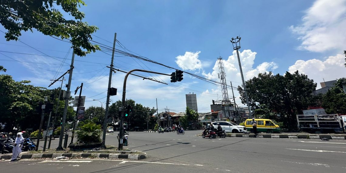 Kabel melintan di stopan