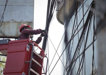 Kabel optik semrawut